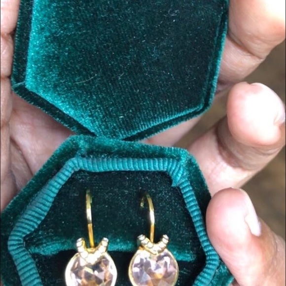 Gorgeous gold plated Bella earrings with Swarovski elements - not swan stamped - Picture 2 of 7